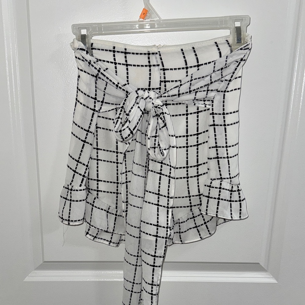 Stylish Black and White Plaid Women's Flowy Shorts